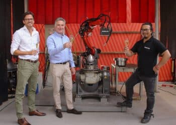 RAMLAB and Valk Welding celebrate their joint future. Image: RAMLAB/Valk Welding.