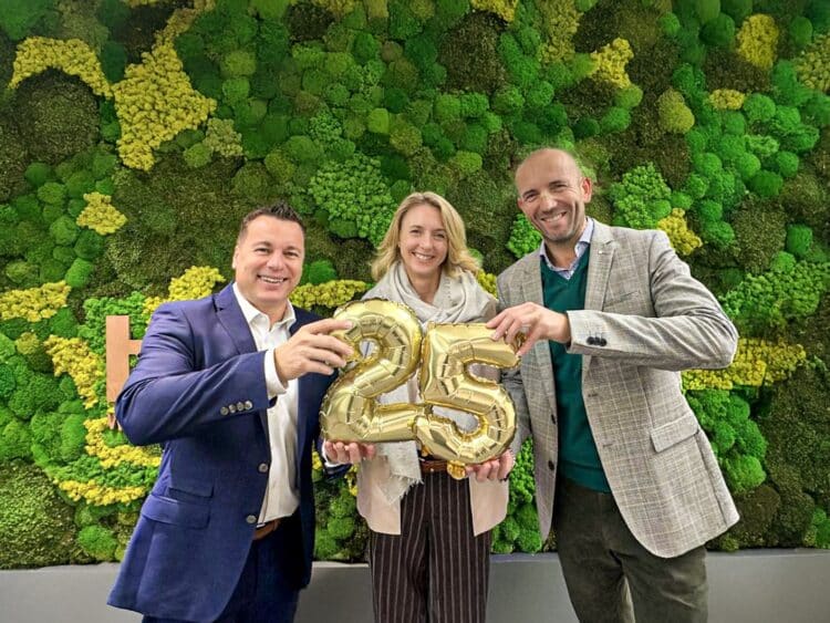 The Hellmann Austria team celebrates its silver jubilee in logistics. Image: Hellmann Worldwide Logistics.