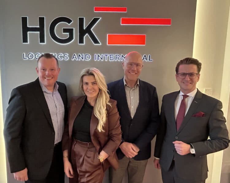 Markus Krämer (right), CEO of HGK Logistics and Intermodal GmbH, welcomed the new management team of HGK Logistics and Intermodal Nederland BV, Rainer Görtler (left), Marianne Lehmbeck, and Jos Davidse, to HGK's Cologne headquarters. Image: HGK LI.