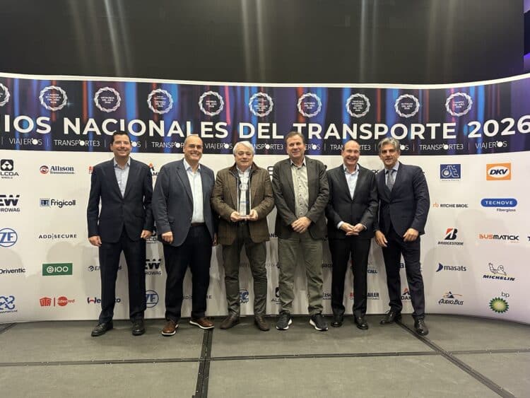 The Lecitrailer team celebrate the award for their best semi-trailer of the year. Image: Lecitrailer.