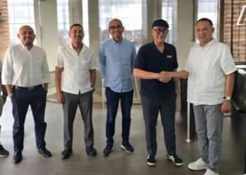 It's all celebrations as Heil Trailer Asia wins a lucrative tanker tender. Image: Heil Trailer Asia.