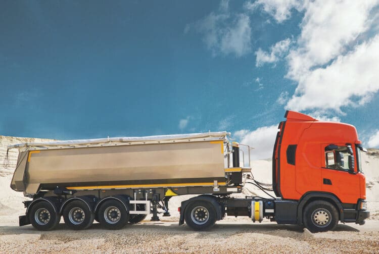 A semi-trailer with the Hyva hydraulic tipping mechanism. Image: JOST/Hyva.